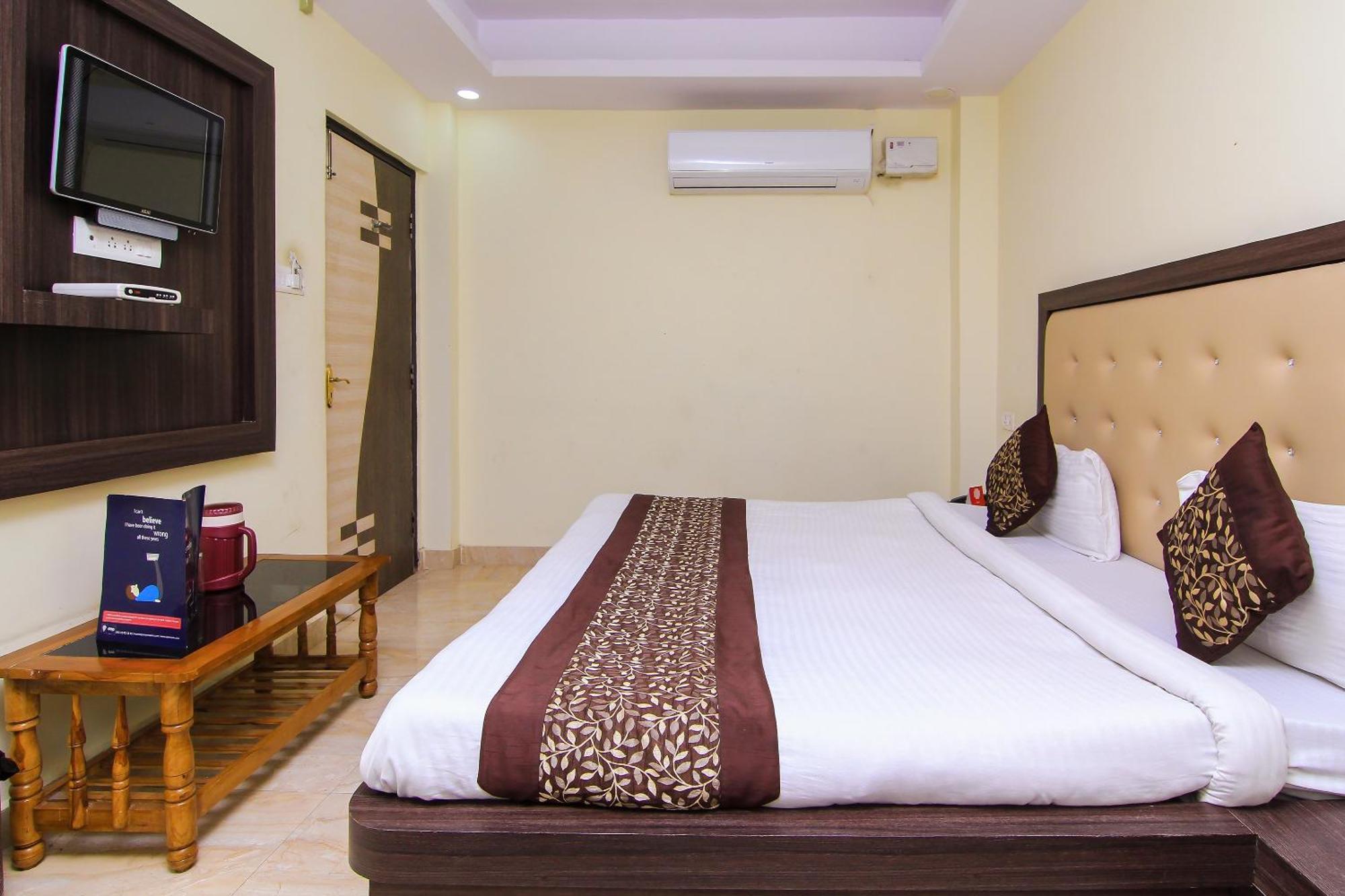 Oyo Flagship Hotel Cz Near Phoenix United Lucknow Exterior foto