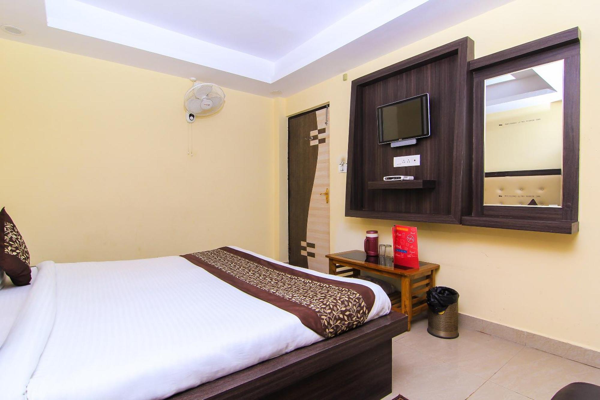 Oyo Flagship Hotel Cz Near Phoenix United Lucknow Exterior foto